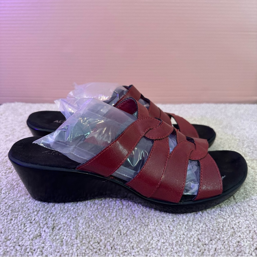 Women's Red Wedge Sandals‎